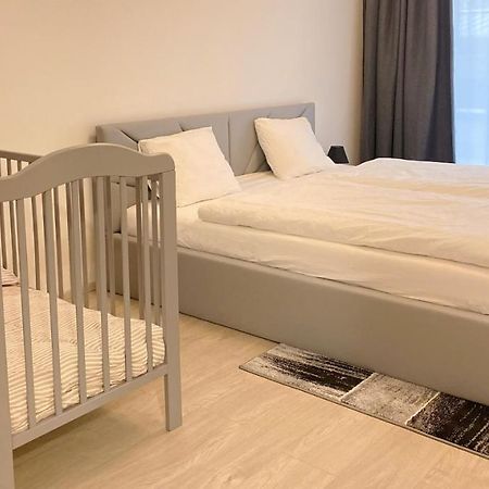 Tran Chien Apartment With Free Private Parking Prague Ngoại thất bức ảnh