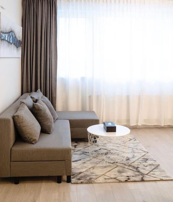 Tran Chien Apartment With Free Private Parking Prague Ngoại thất bức ảnh