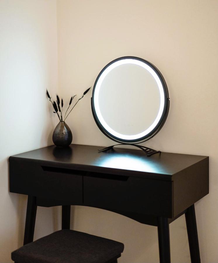 Tran Chien Apartment With Free Private Parking Prague Ngoại thất bức ảnh