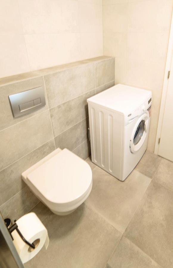 Tran Chien Apartment With Free Private Parking Prague Ngoại thất bức ảnh